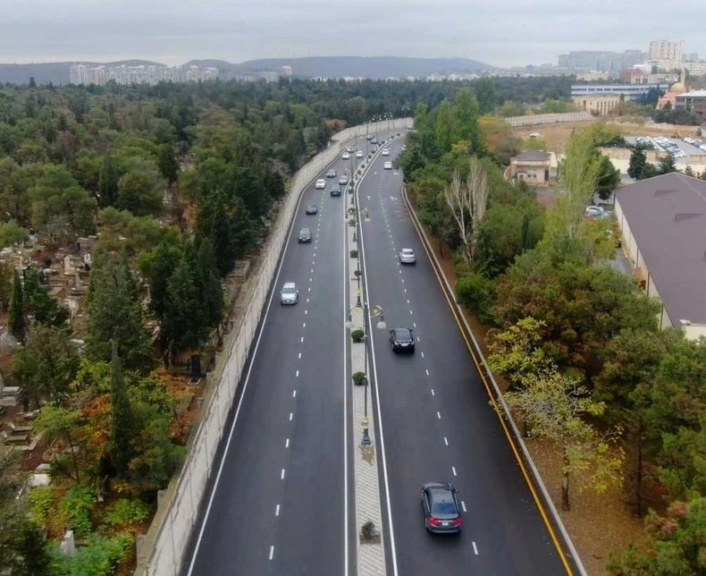 Mətbuat prospektində aparılan təmir işləri