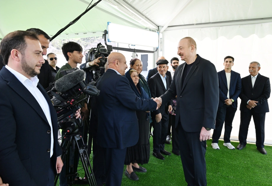 Laçının Bəylik kəndinə köçən sakinlərlə görüş, Laçın, Bəylik kəndi, Sakinlərlə görüş