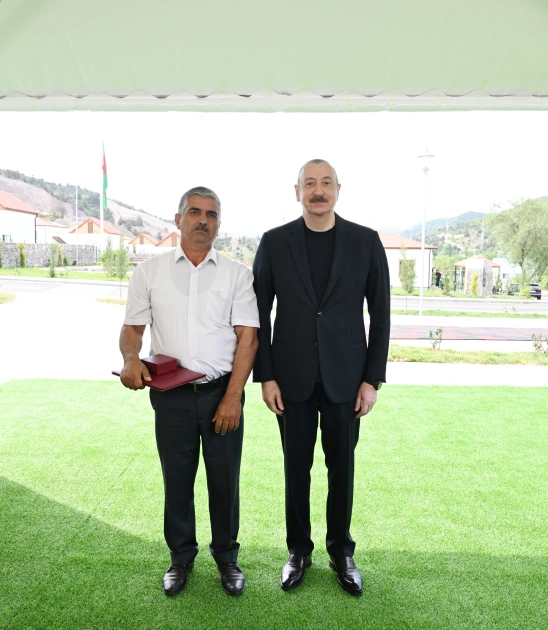 Laçının Bəylik kəndinə köçən sakinlərlə görüş, Laçın, Bəylik kəndi, Sakinlərlə görüş