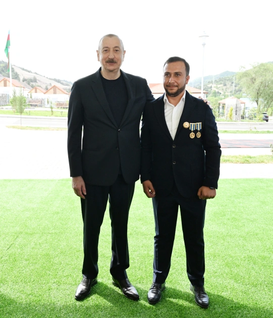 Laçının Bəylik kəndinə köçən sakinlərlə görüş, Laçın, Bəylik kəndi, Sakinlərlə görüş