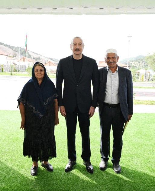 Laçının Bəylik kəndinə köçən sakinlərlə görüş, Laçın, Bəylik kəndi, Sakinlərlə görüş