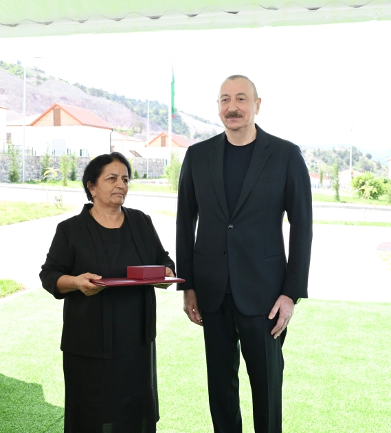Laçının Bəylik kəndinə köçən sakinlərlə görüş, Laçın, Bəylik kəndi, Sakinlərlə görüş