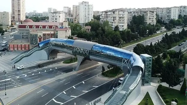 İnsan həyatını təhlükəyə atan keçid, Heydər Əliyev parkı, Ukrayna Dairəsi