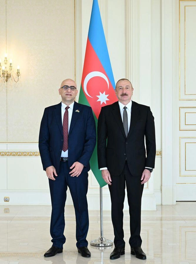 Fələstinin ölkəmizdə yeni təyin olunmuş səfirinin etimadnaməsini, Əhməd Metani, Fələstin