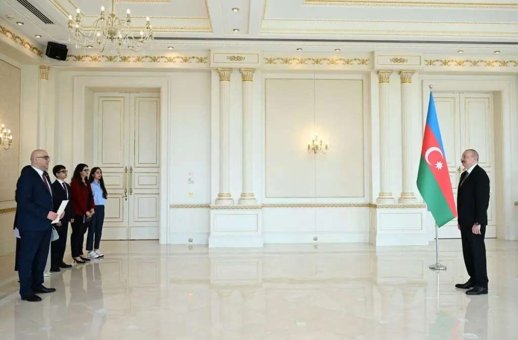 Fələstinin ölkəmizdə yeni təyin olunmuş səfirinin etimadnaməsini, Əhməd Metani, Fələstin