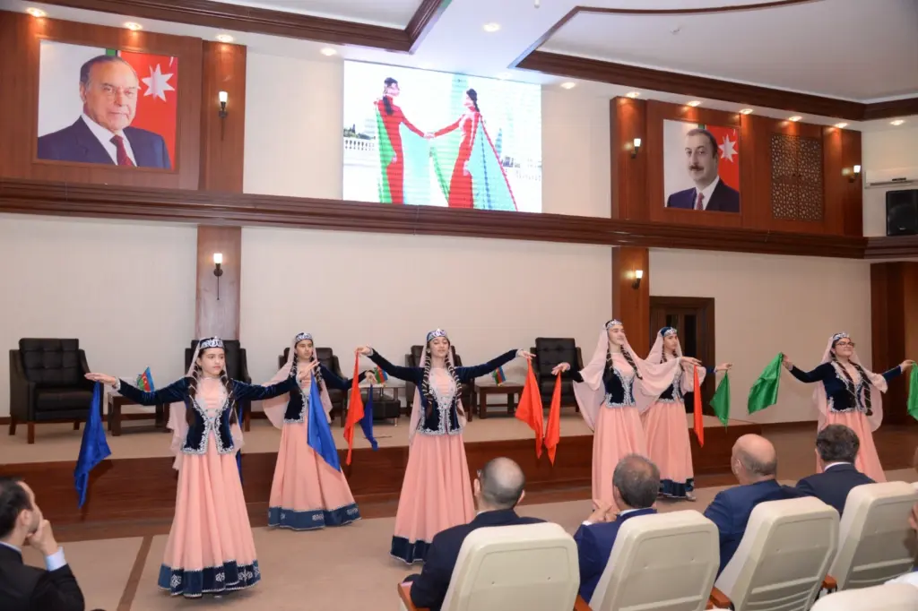 “Uşaqlarla peşəkar əlaqə”, Bakı Şəhər İcra Hakimiyyəti, Nəsimi Rayon İcra Hakimiyyəti