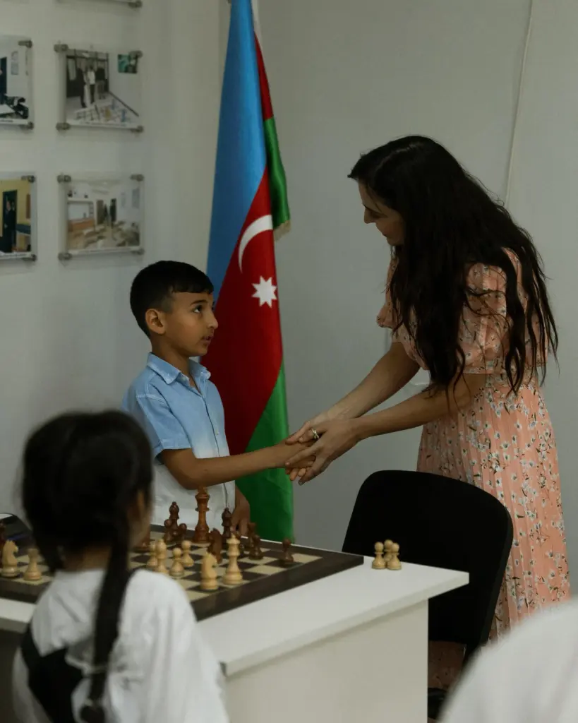 Xızı rayonuna səfər, Leyla Əliyeva, Arzu Əliyeva, Xızı rayonu, Giləzi qəsəbəsi
