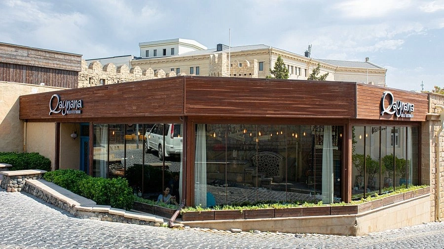 “Qaynana” restoranı, Restoran