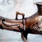 Minilliklər boyu yaşayan alov, Çıraq, Alov
