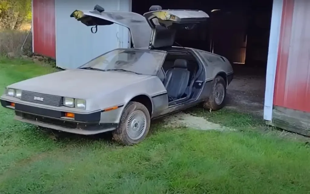 "Gələcəyə Qayıdış", DeLorean