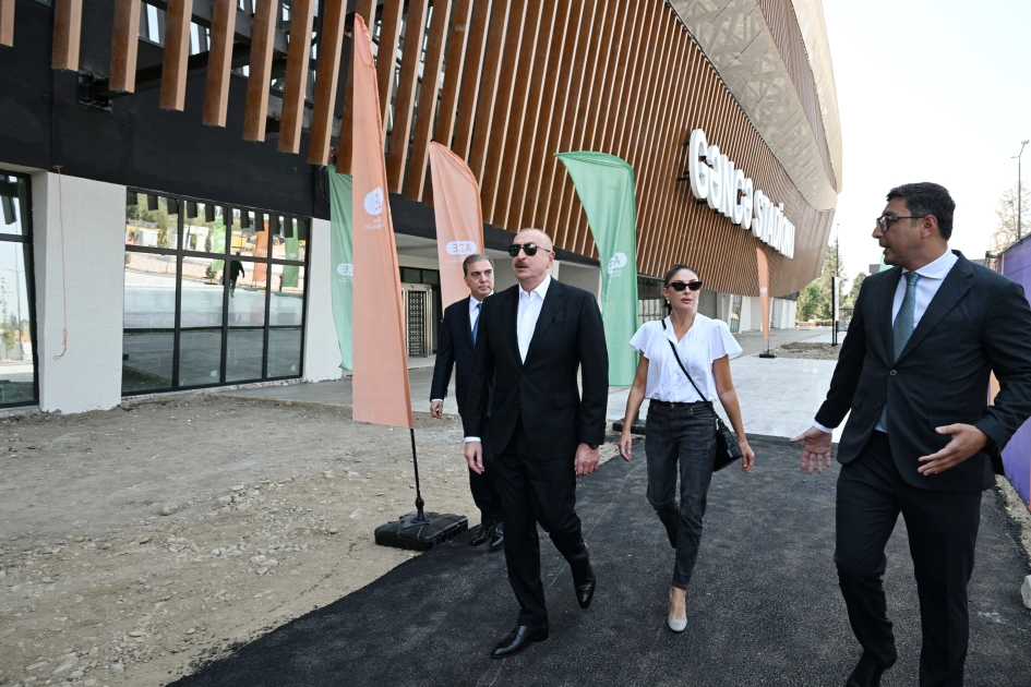Prezident İlham Əliyev və birinci xanım Mehriban Əliyeva Gəncə şəhər stadionunda, İlham Əliyev, Mehriban Əliyeva, Fərid Qayıbov, Gəncə şəhər stadionu, III MDB Oyunları, Gəncə