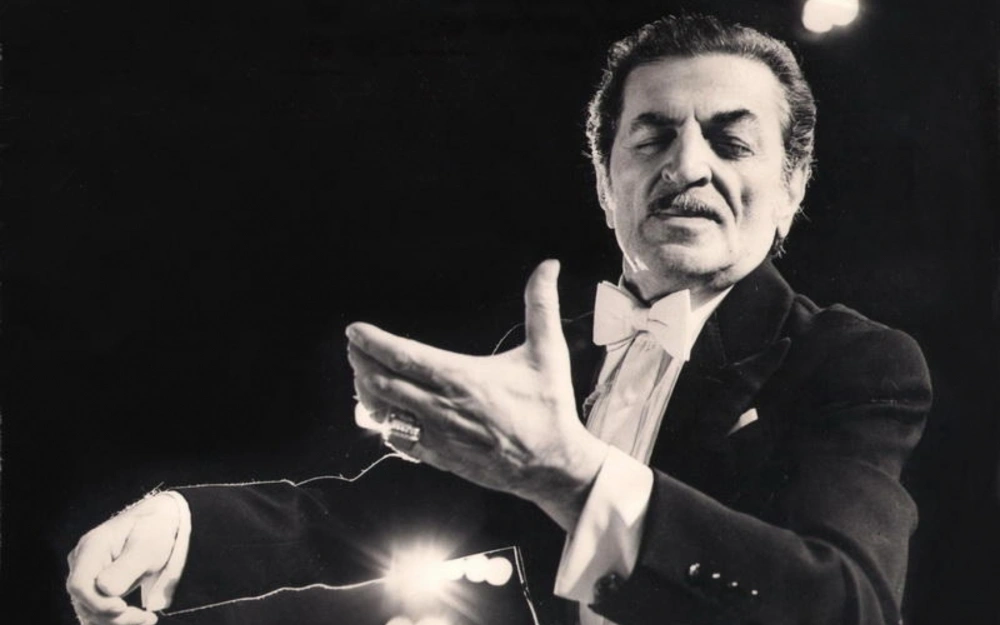 Maestro Niyazinin doğum günüdür, Maestro Niyazi