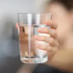 Один стакан, вода