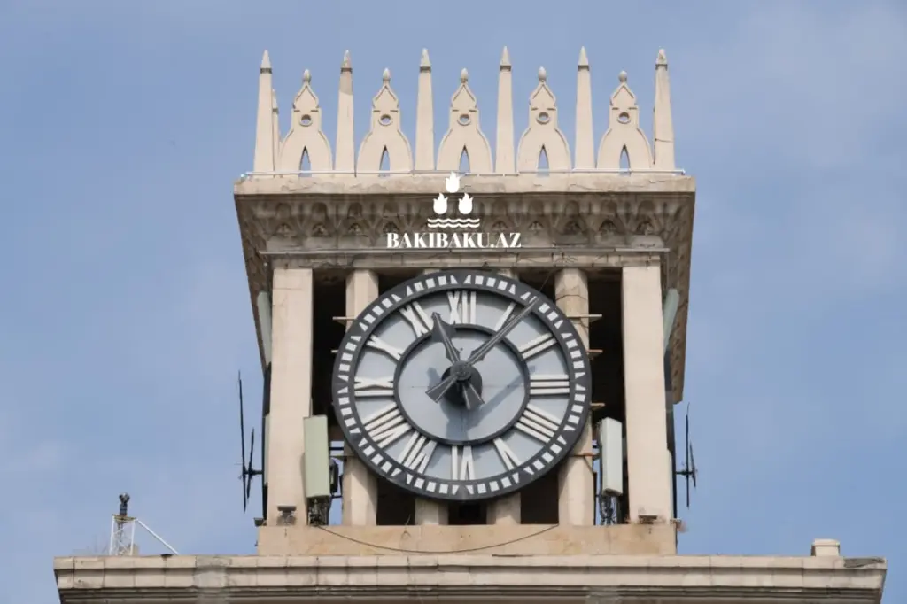 “Saatlı bina”, Saatlı bina, Nərimanov rayonu