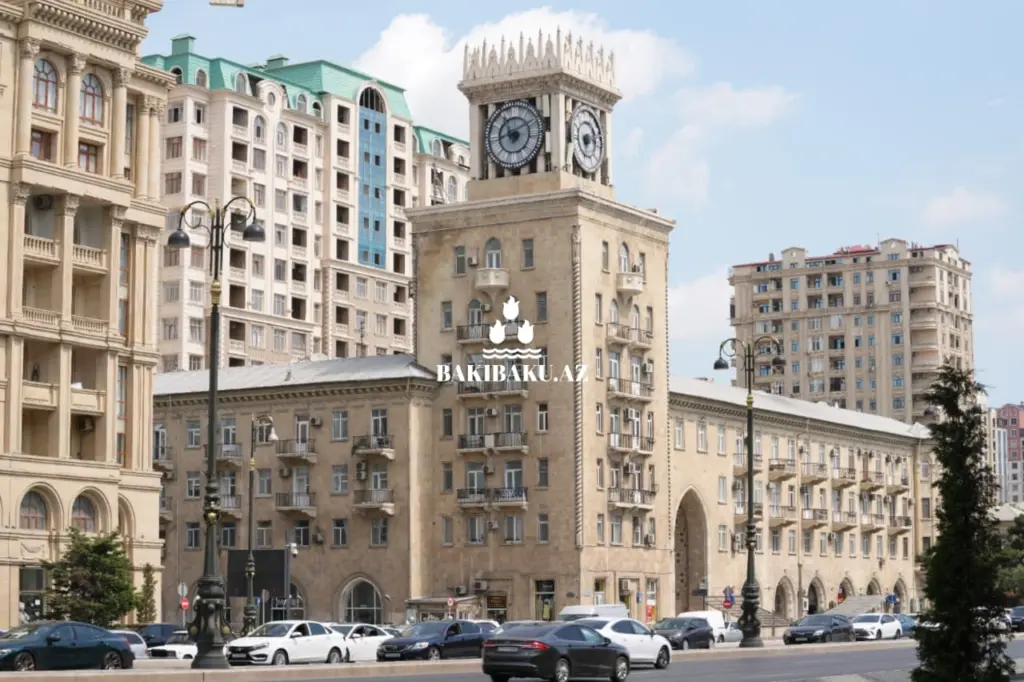 “Saatlı bina”, Saatlı bina, Nərimanov rayonu