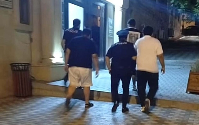 qeyri-etik videolar, Şəhidlər Xiyabanı, Turist
