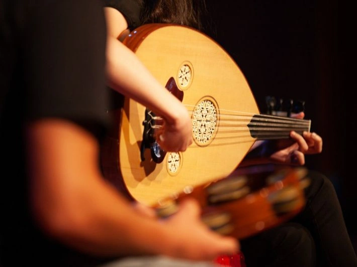 Ud, Musiqi, Musiqi aləti, Mizrab
