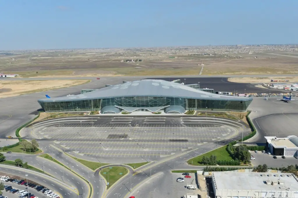 Hava limanında taksi problemi, Heydər Əliyev Beynəlxalq Aeroportu