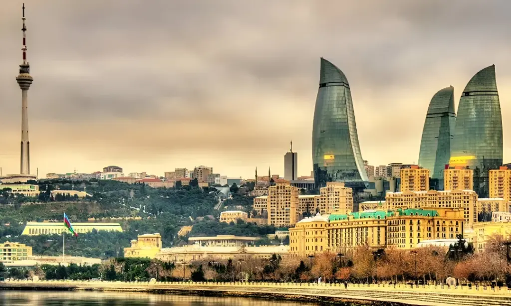 turistlərin ən çox ziyarət etdiyi məkanlar, Turist, Bakı