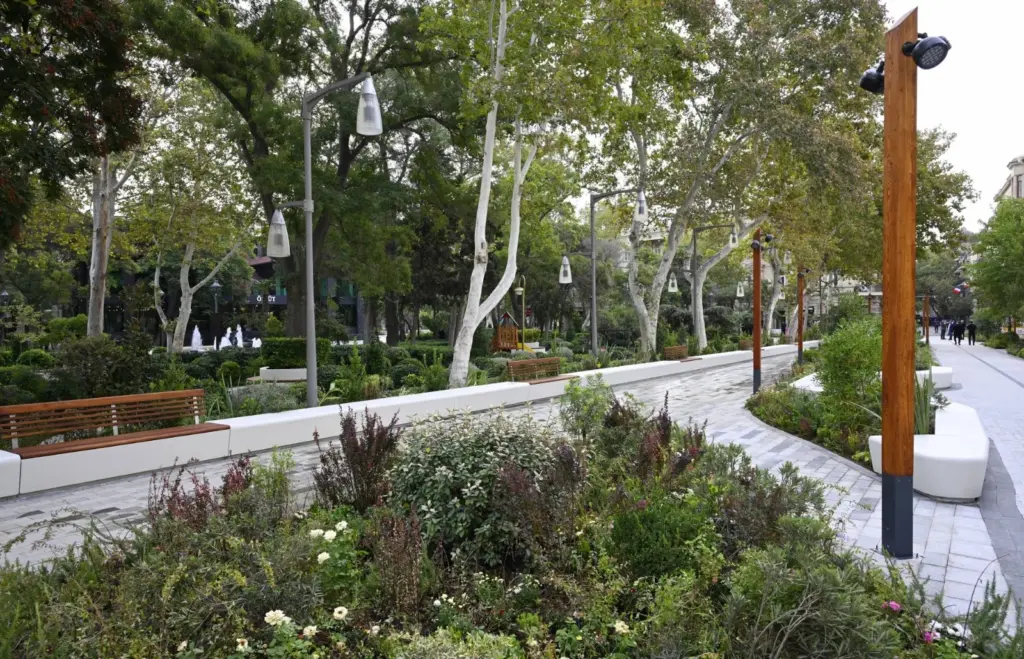 “Xaqani” bağı