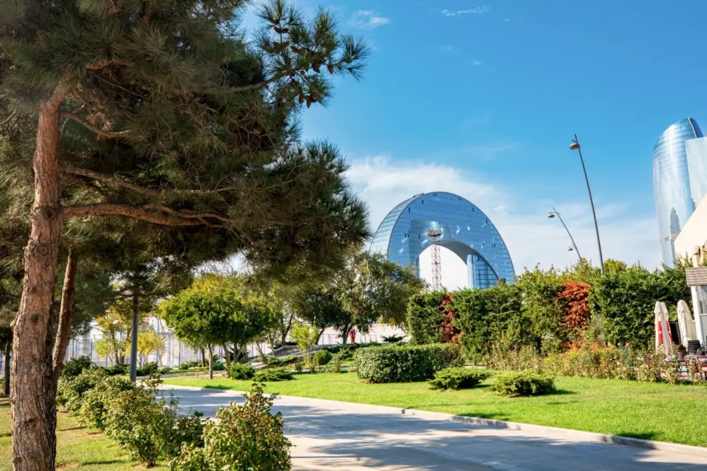 “Qara şəhər”, “Ağ şəhər”, “Bakının yaşıl siması”