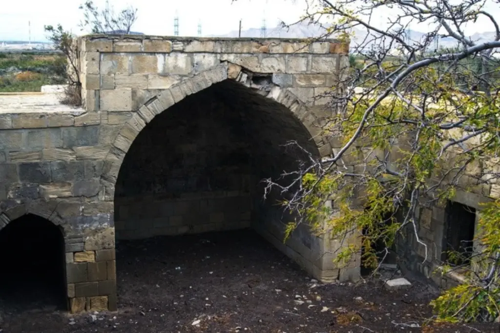 Səngəçal, Səngəçal karvansarası, Şirvanşahlar