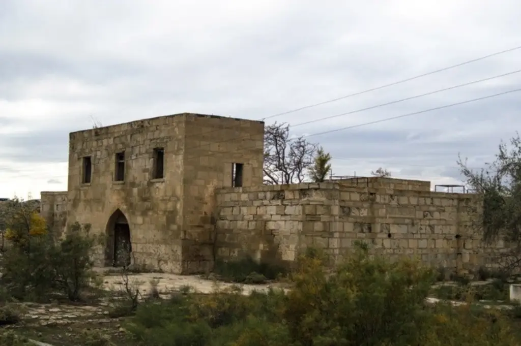 Səngəçal, Səngəçal karvansarası, Şirvanşahlar