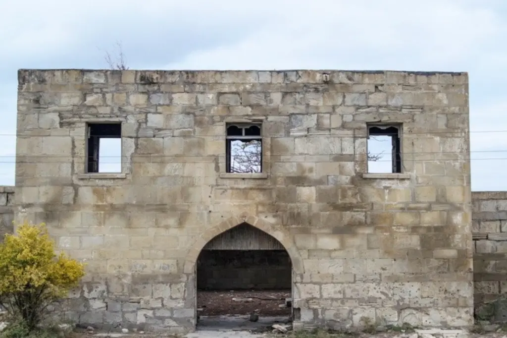 Səngəçal, Səngəçal karvansarası, Şirvanşahlar