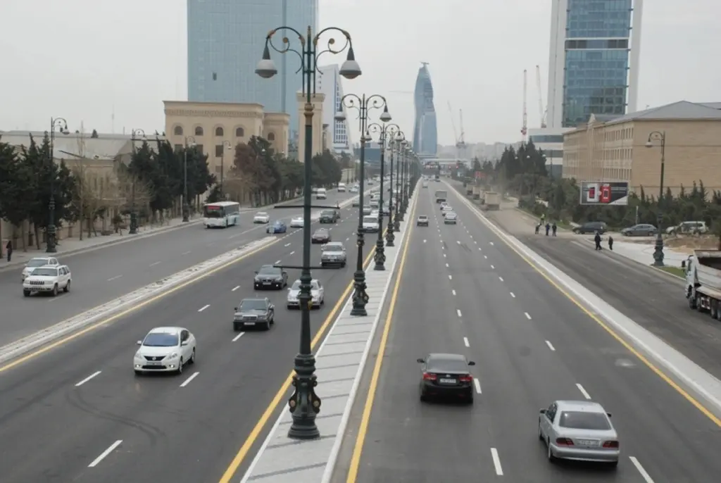 Heydər Əliyev prospekti, Yol, Marşrut