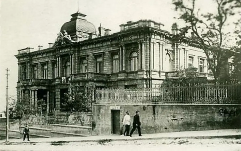 De Burun Sarayı, Azərbaycan Milli İncəsənət Muzeyi