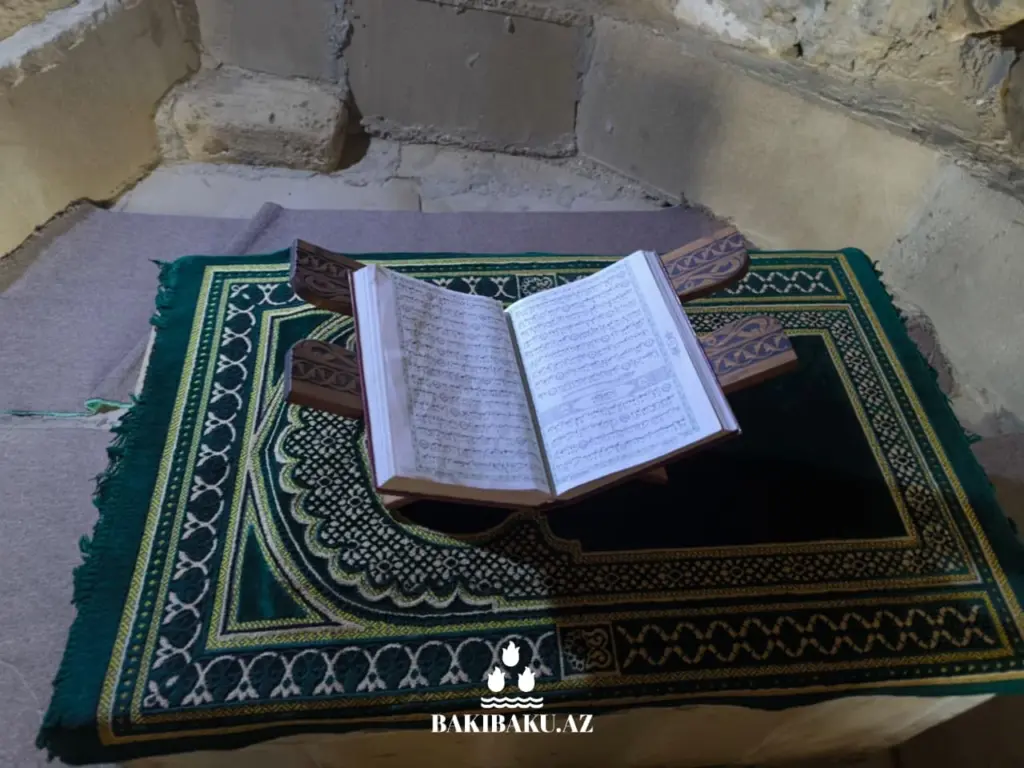 Diri Baba, Diri Baba türbəsi