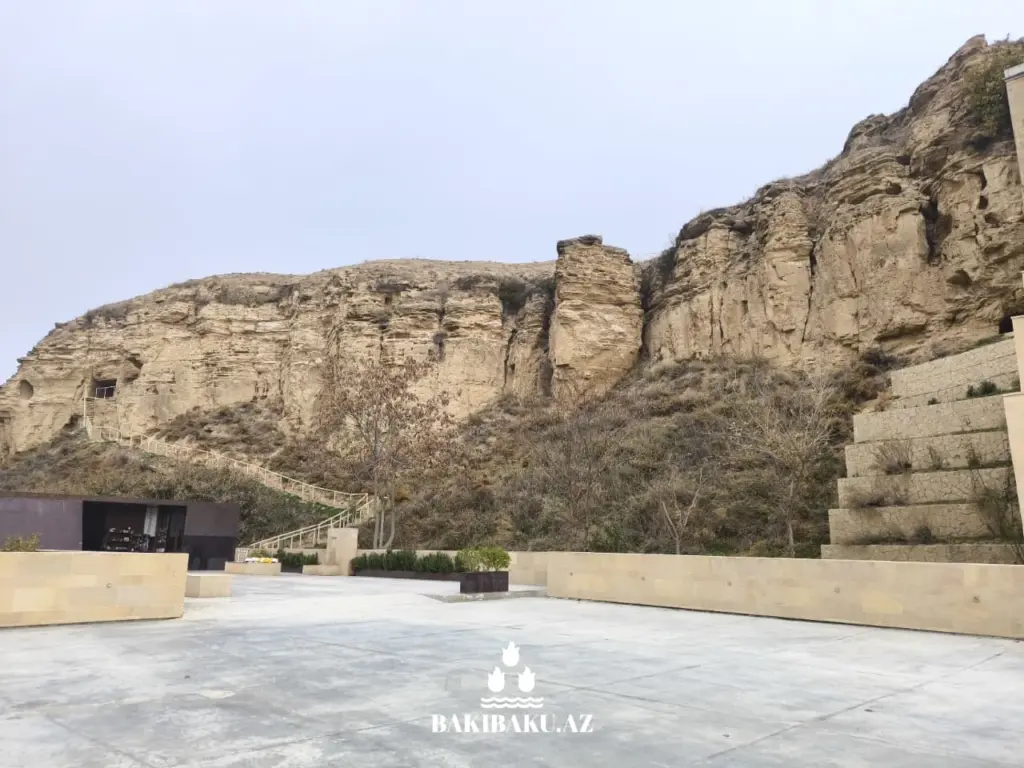 Diri Baba, Diri Baba türbəsi