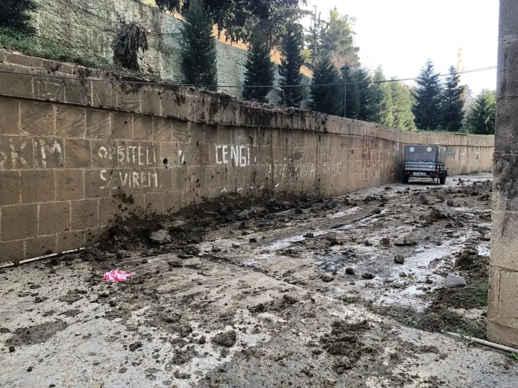 Əhmədlidəki sürüşmə hadisəsi, Xətai rayonu, Əhmədli Qəsəbəsi