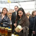 Arıçılıq məhsullarının sərgi-satış yarmarkası, Leyla Əliyeva, Arzu Əliyeva
