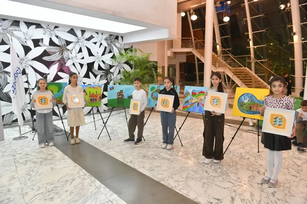 Rəqəmsal İnkişaf və Nəqliyyat Nazirliyi, "Azərpoçt" MMC, "Zəfər" Şəhid Ailələrinə Dəstək İctimai Birliyi, "Zəfər – şəhid övladlarının gözü ilə", Rəsm