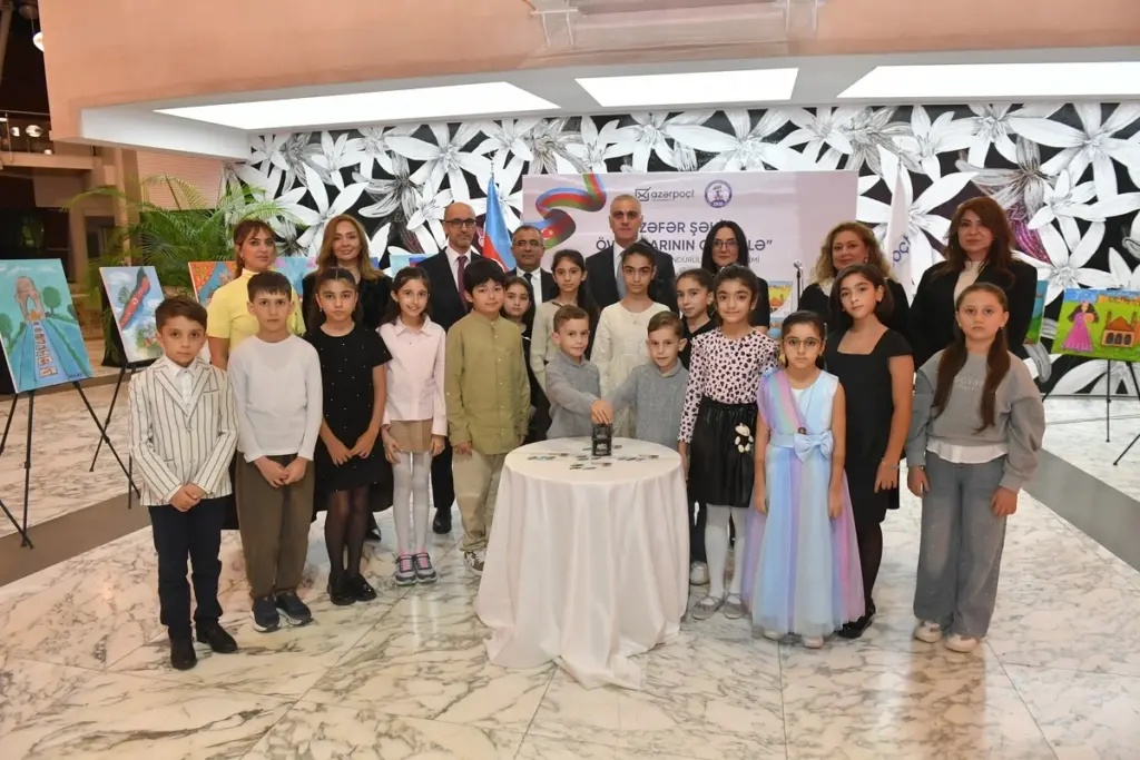 Rəqəmsal İnkişaf və Nəqliyyat Nazirliyi, "Azərpoçt" MMC, "Zəfər" Şəhid Ailələrinə Dəstək İctimai Birliyi, "Zəfər – şəhid övladlarının gözü ilə", Rəsm