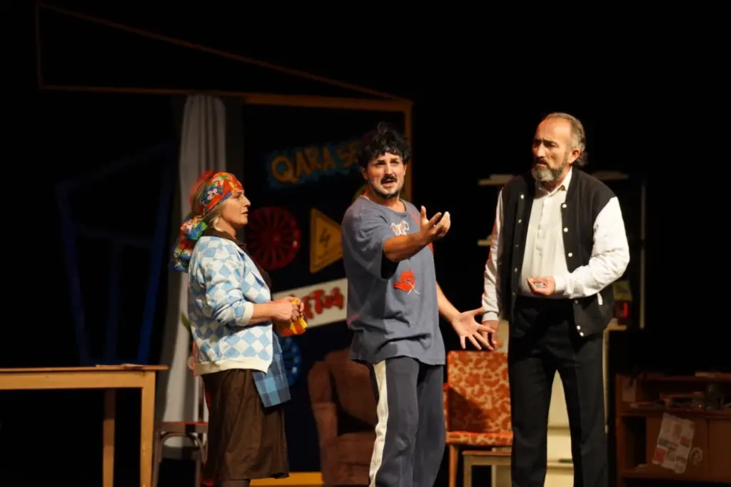 Şəki Dövlət Dram Teatrı, "Varlı qadın" tamaşası