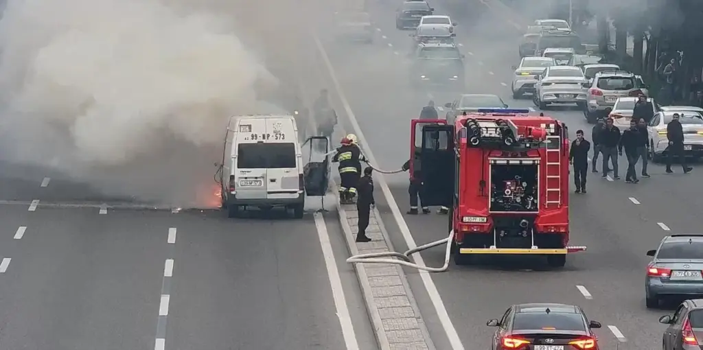 Heydər Əliyev prospektində yolda yanğın, Heydər Əliyev prospekti, Yanğın