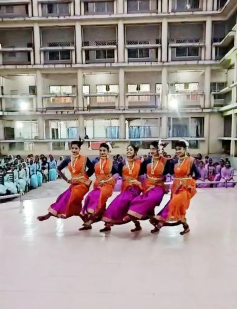 Leyla Əliyeva, Arzu Əliyeva, Banqladeş, Dəkkə şəhəri, "Shorkari Shishu Poribar" (Dövlət Uşaq Evi)