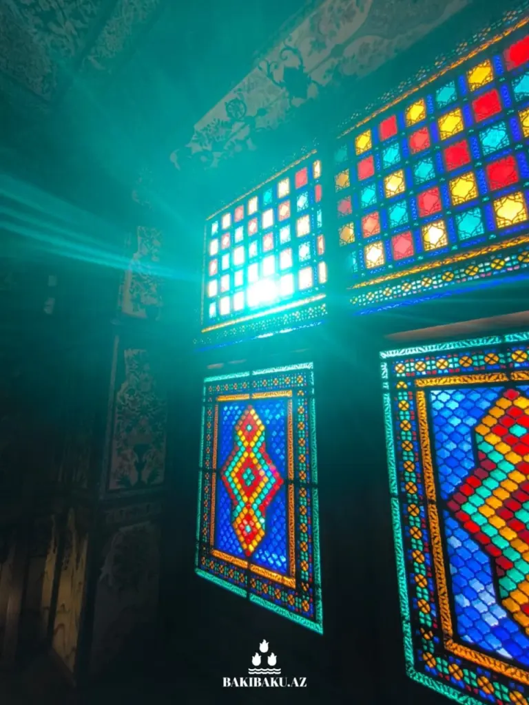 Xan Sarayı,  “Yuxarı Baş”, Şəki şəhəri, Dövlət Turizm Agentliyi