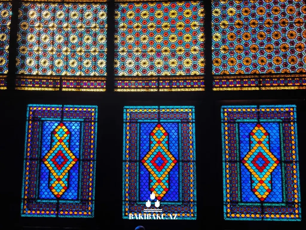 Xan Sarayı,  “Yuxarı Baş”, Şəki şəhəri, Dövlət Turizm Agentliyi