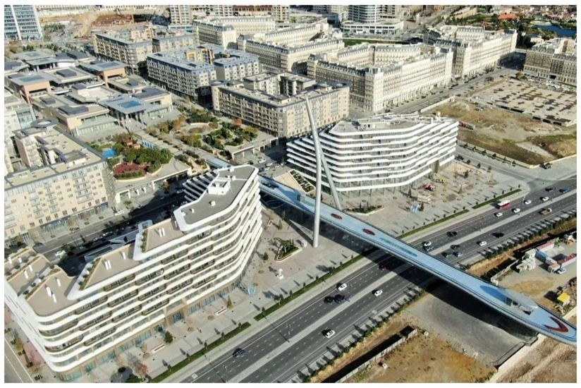 Piyada körpüsü, AAYDA, "Bakı Ağ Şəhər"