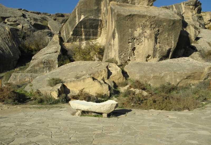 Azərbaycan, Qaval daş