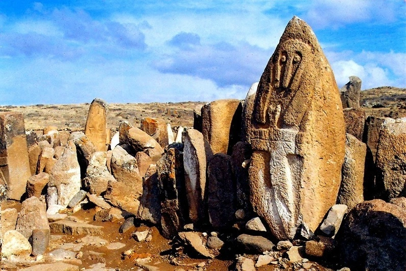 Yada daşı, “Yada daşı əfsanəsi”