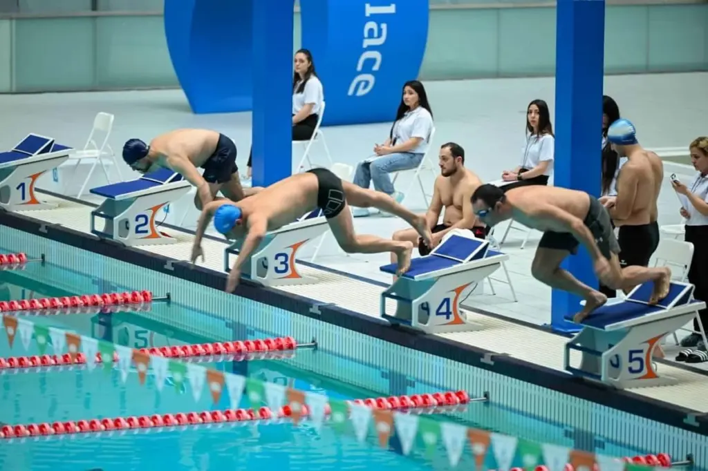 Üzgüçülük yarışı