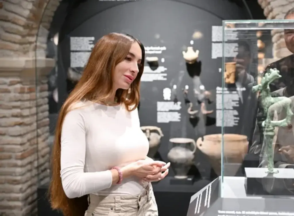 Arzu Əliyeva