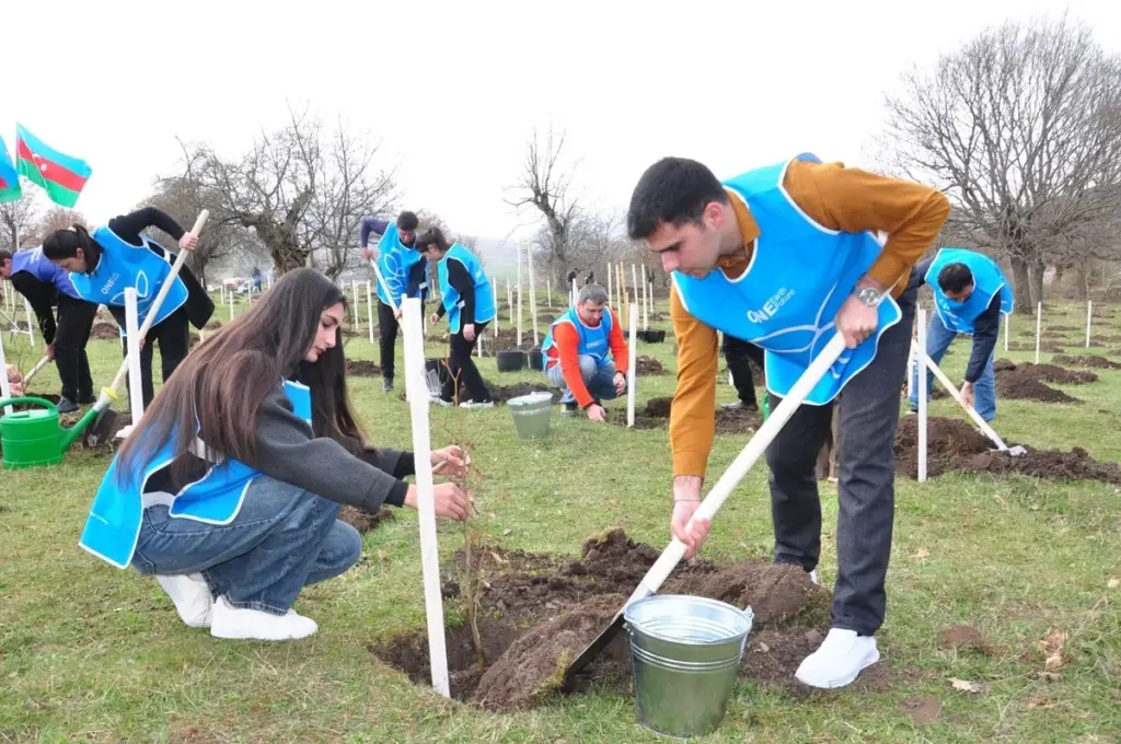 Gədəbəydə kütləvi ağacəkmə aksiyası, Gədəbəy rayonu, Şahdağ kəndi, IDEA