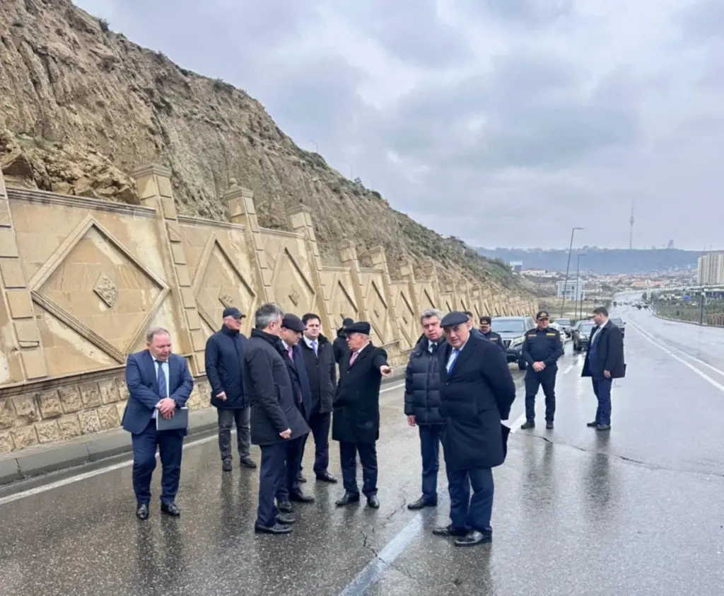 Bibiheybət yolunda yaranmış sürüşmə, Bibiheybət yolu, Kəmaləddin Heydərov, Fövqəladə Hallar Nazirliyi