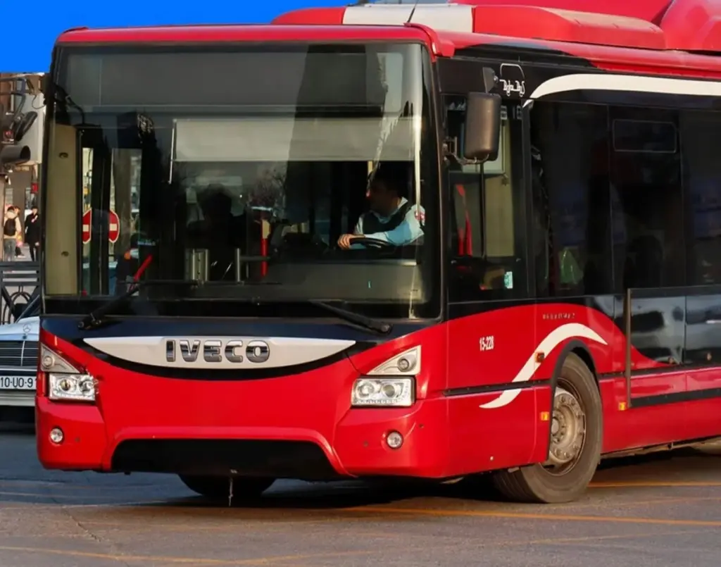 Avtobus