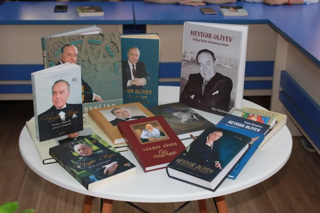 Milli Qurtuluş Günü, Respublika Uşaq Kitabxanası